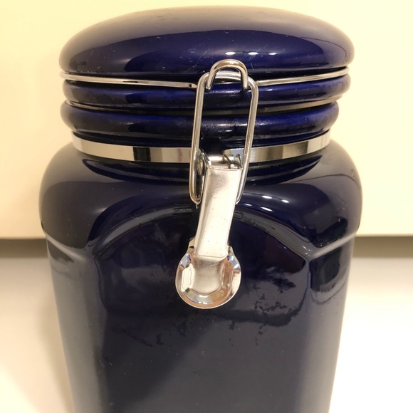 Unique Porcelain Storage Container - Picture 10 of 12